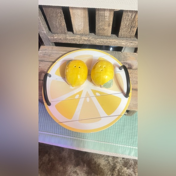 Lemon salt/pepper plus tray - Picture 3 of 3